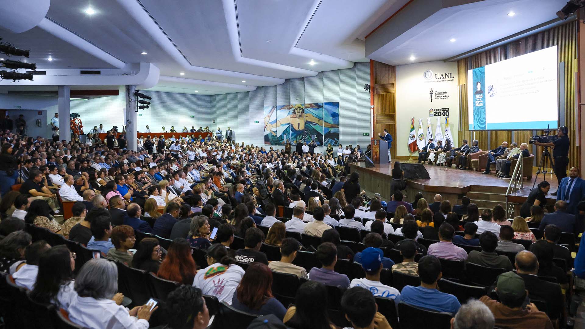  Inauguran en Nuevo León foro sobre uso de dispositivos digitales en escuelas